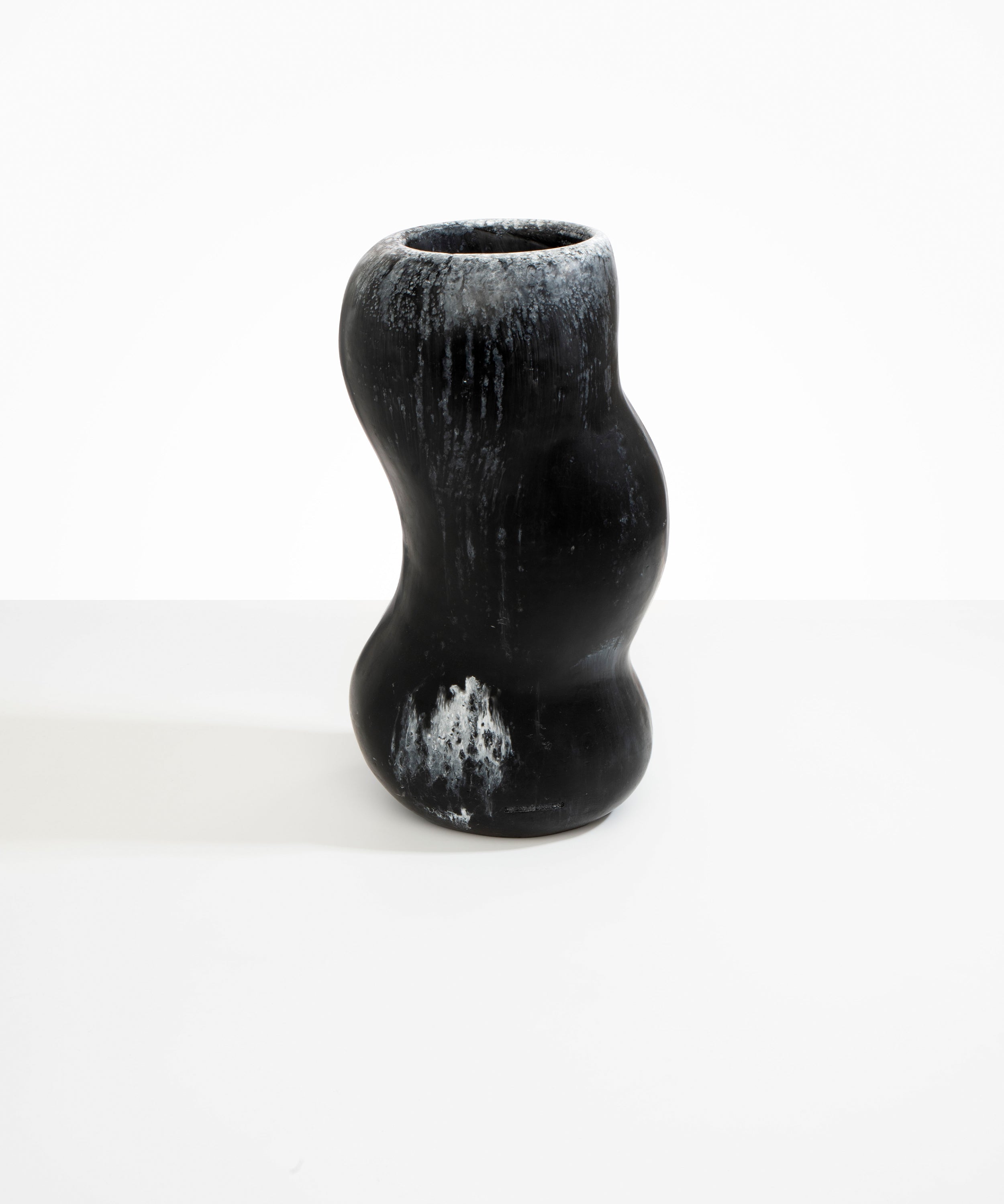 Dinosaur Designs Valley Vase Vases in Black Marble color resin